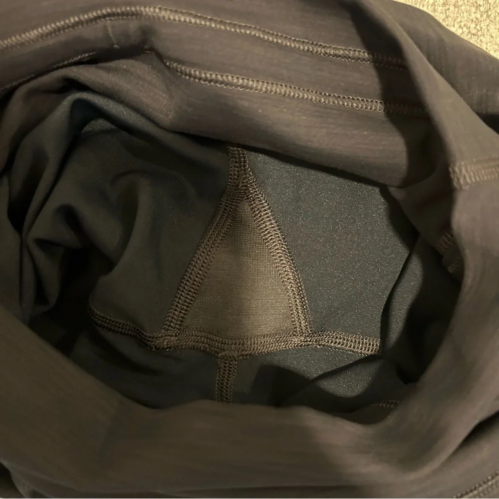 Lululemon Wunder Train High-Rise Short 6” in Heathered Graphite Grey Size 2
